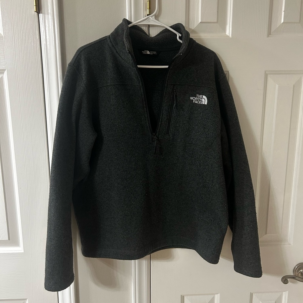 Men’s Medium Sized North Face Jacket